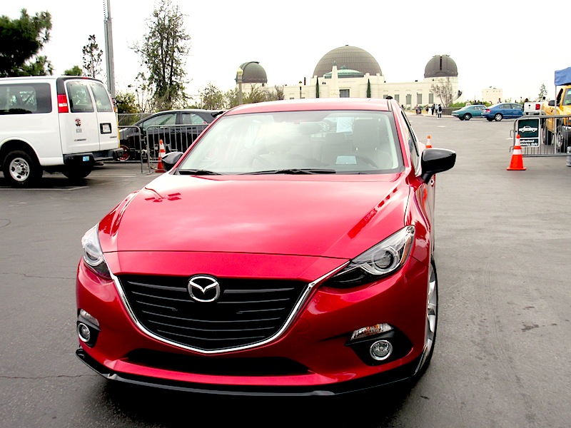 The-Mazda-3 shines in hollywood © hollydayz
