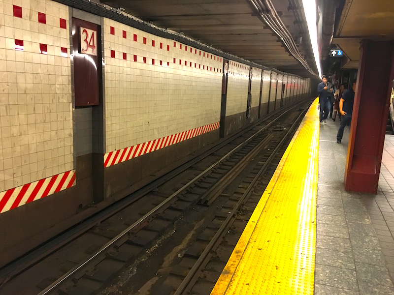 Navagating the nyc subway © HollyDayz